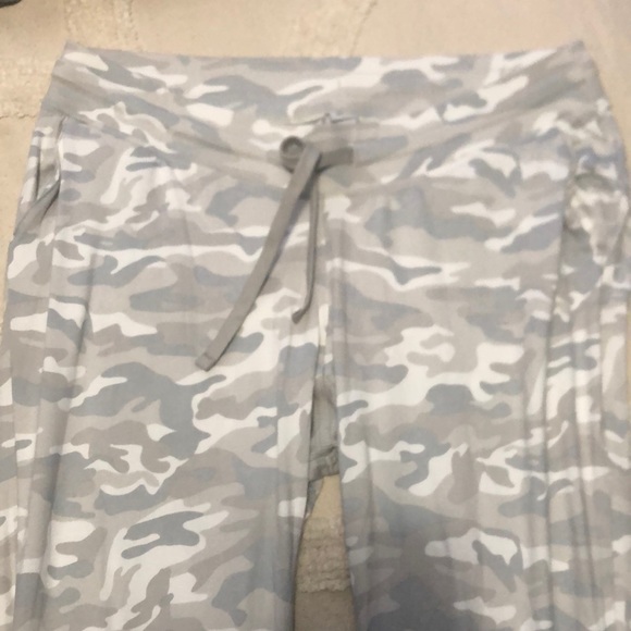 GAP maternity pants/joggers size M NWT - Picture 2 of 5